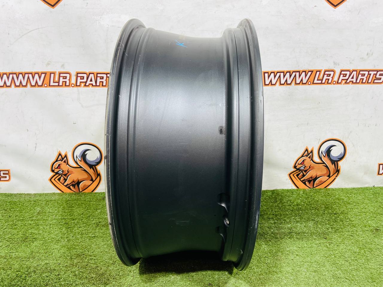 LR091542 Wheel rim 8.5*21 Straight Satin Dark Grey Range Rover Velar L560 (2018-) Used - Image 15