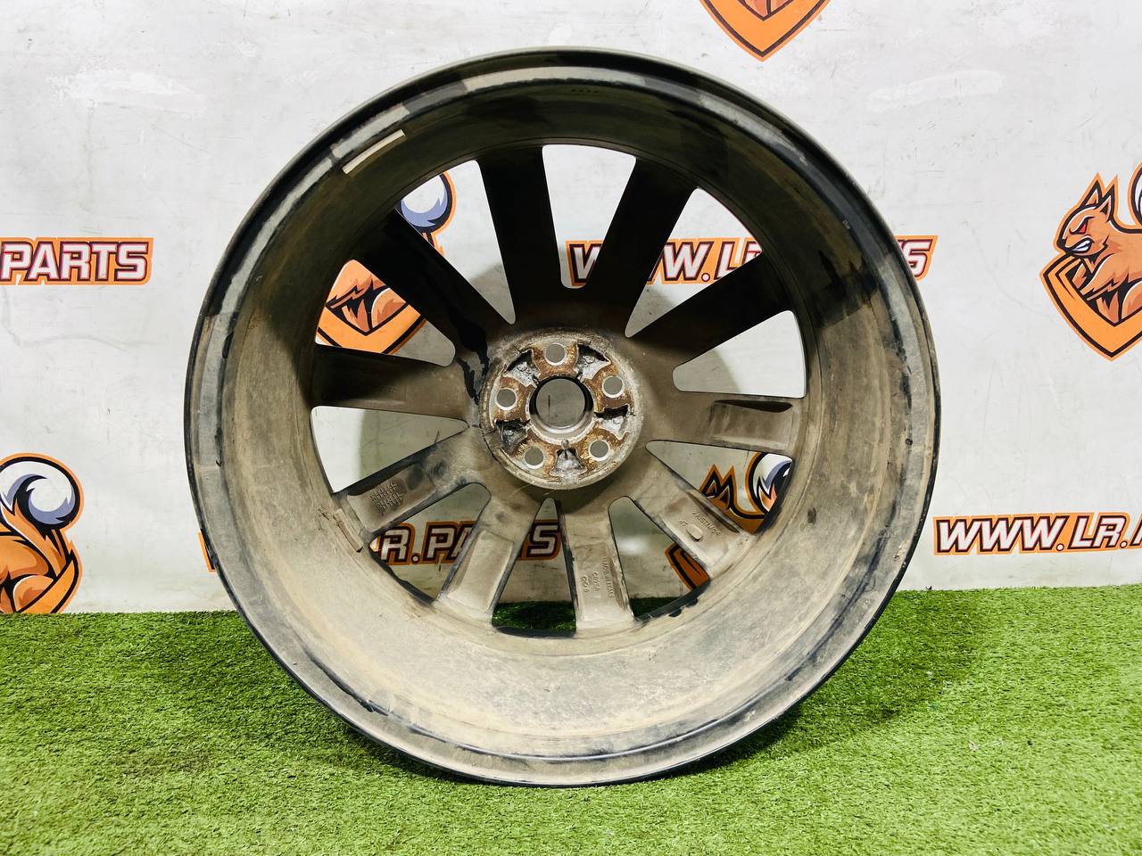 LR091542 Wheel rim 8.5*21 Straight Satin Dark Grey Range Rover Velar L560 (2018-) Used - Image 16