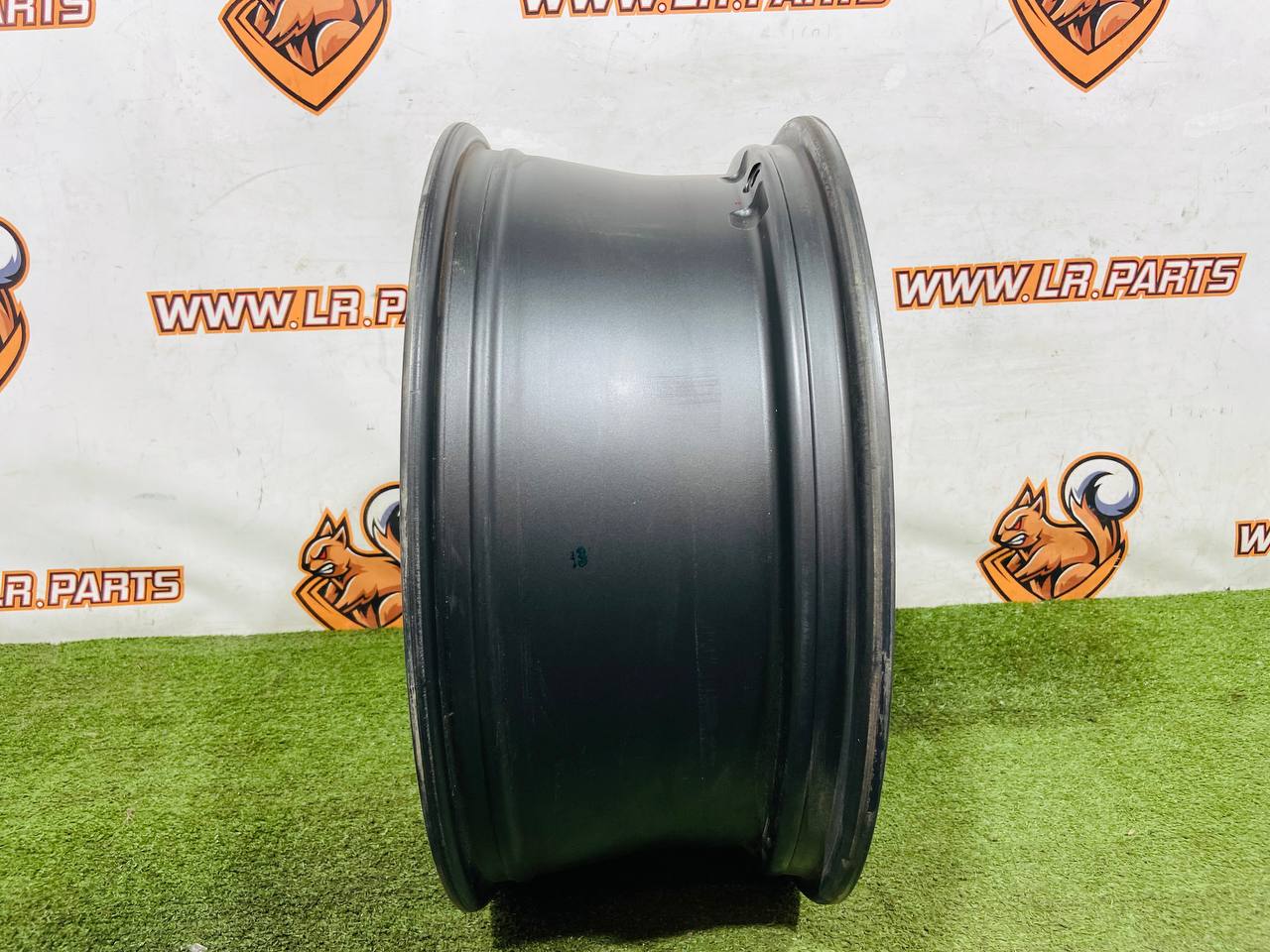 LR091542 Wheel rim 8.5*21 Straight Satin Dark Grey Range Rover Velar L560 (2018-) Used - Image 24