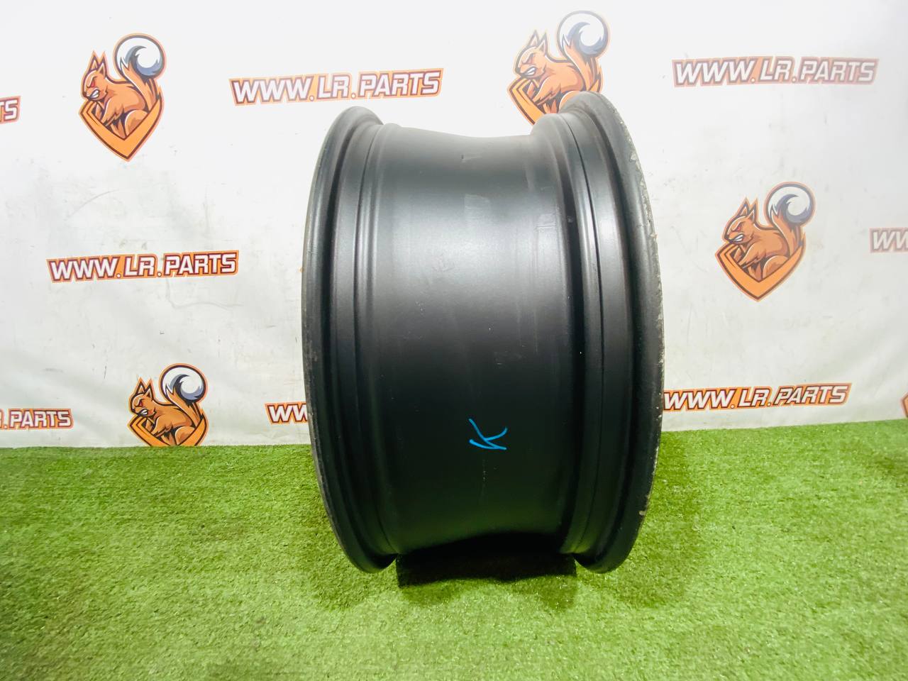 LR091542 Wheel rim 8.5*21 Straight Satin Dark Grey Range Rover Velar L560 (2018-) Used cost € in stock 4 pcs.
