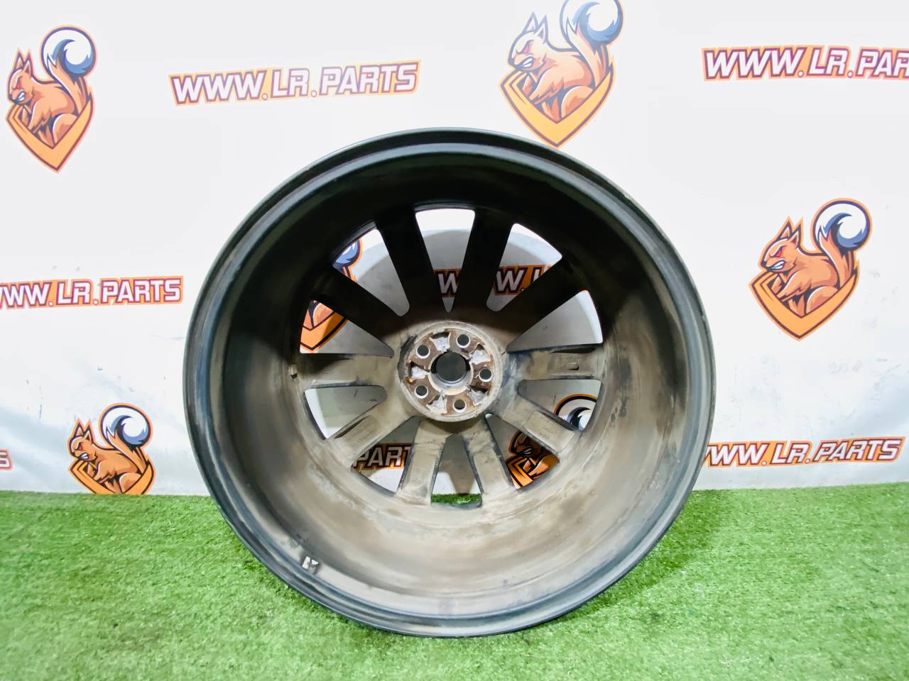 LR091542 Wheel rim 8.5*21 Straight Satin Dark Grey Range Rover Velar L560 (2018-) Used cost € in stock 4 pcs.