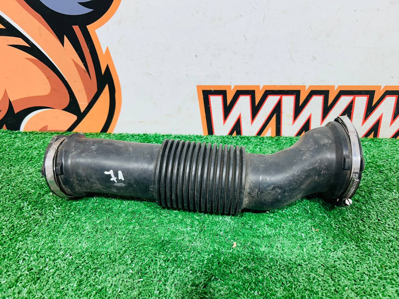LR092340 Air filter pipe for Range Rover Velar L560 (2018-) Used - Image 16