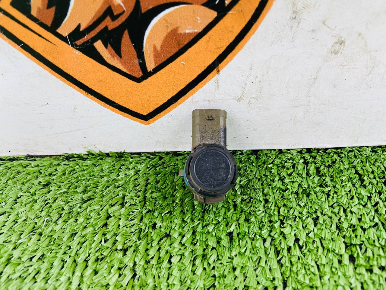 LR093753 Parktronic sensor front/rear Range Rover Velar L560 (2018-) Used - Image 13