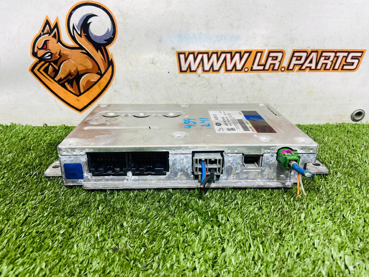LR098869 600W 12-channel Land Rover Discovery 5 L462 (2017-) Audio System Amplifier Used cost 420 € in stock 8 pcs.