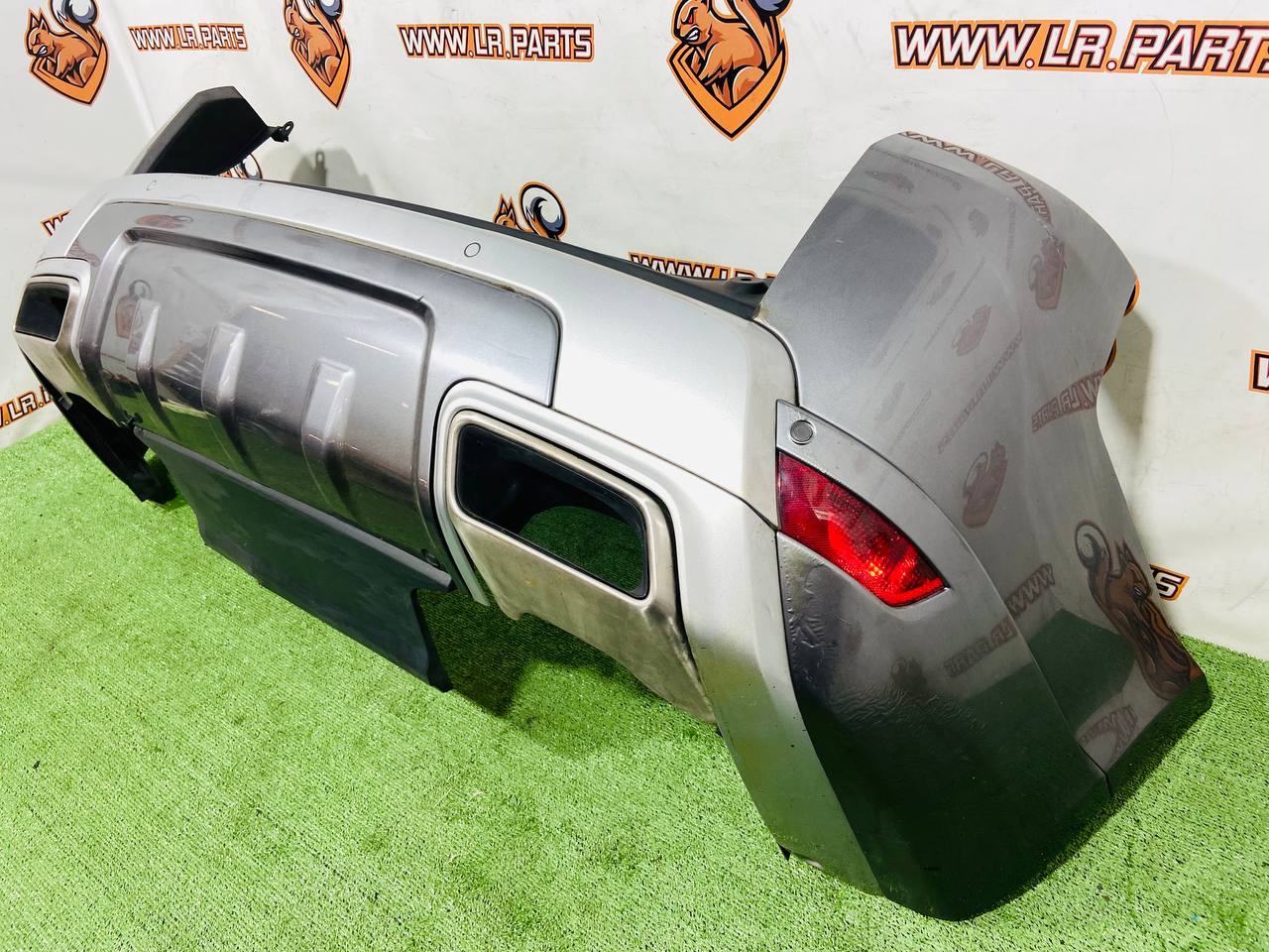 LR098889 Rear bumper 2018- complete assembly set Range Rover Sport L494 (2014-2022) Used - Image 59