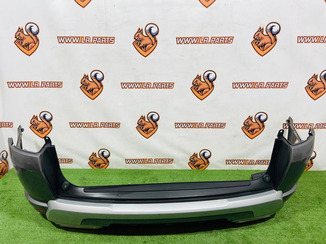 LR098889 Rear bumper 2018- complete assembly set Range Rover Sport L494 (2014-2022) Used - Image 61