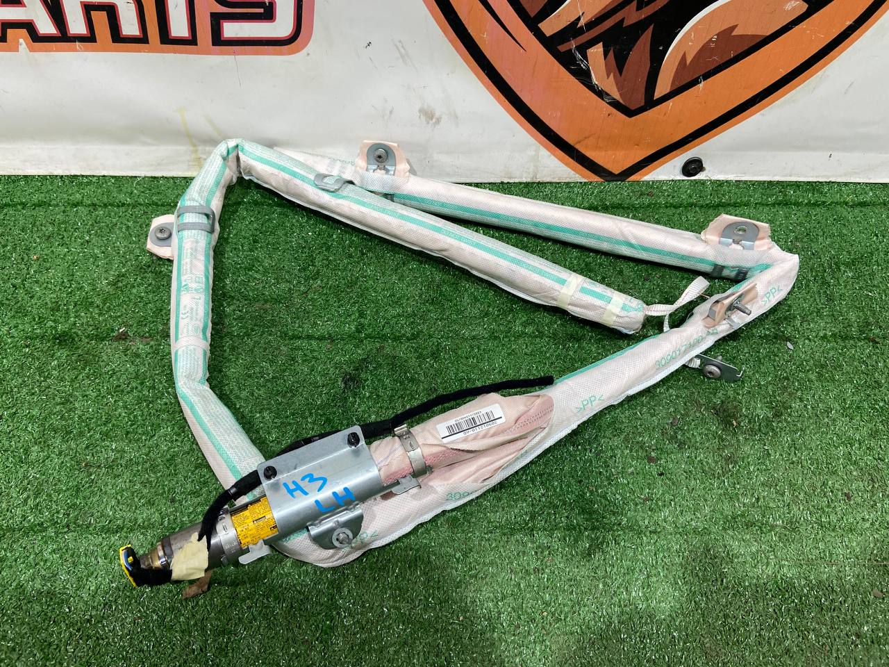 LR106221 Left side curtain airbag for Range Rover Velar L560 (2018-) used. - Image 16