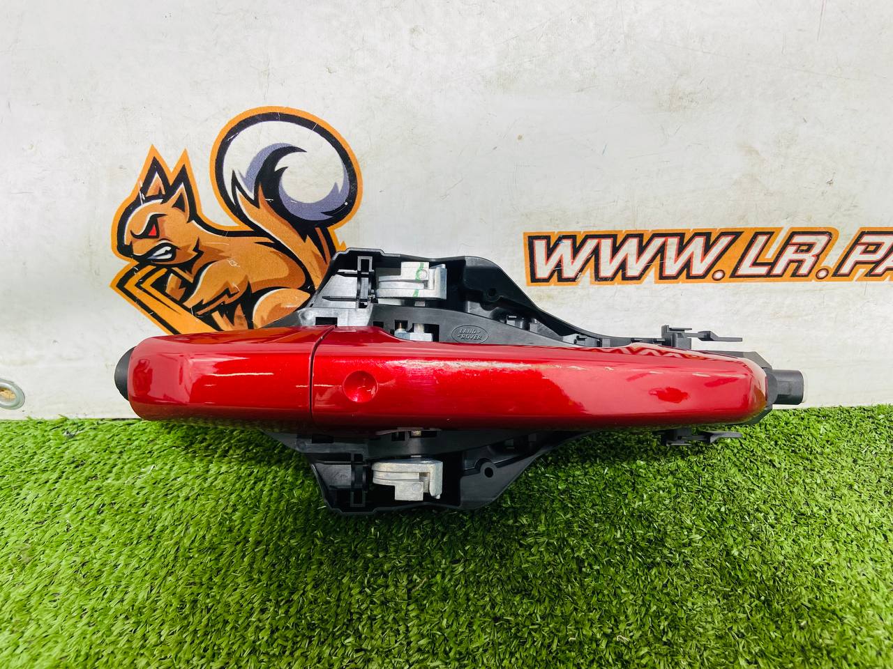 LR108185 Exterior door handle assembly for Land Rover Discovery 5 L462 (2017-) used cost € in stock 20 pcs.