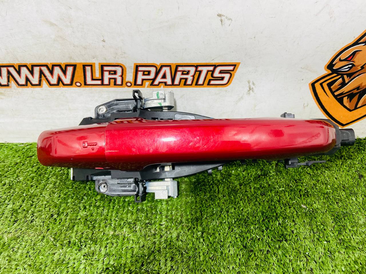 LR108185 Exterior door handle assembly for Land Rover Discovery 5 L462 (2017-) used - Image 12