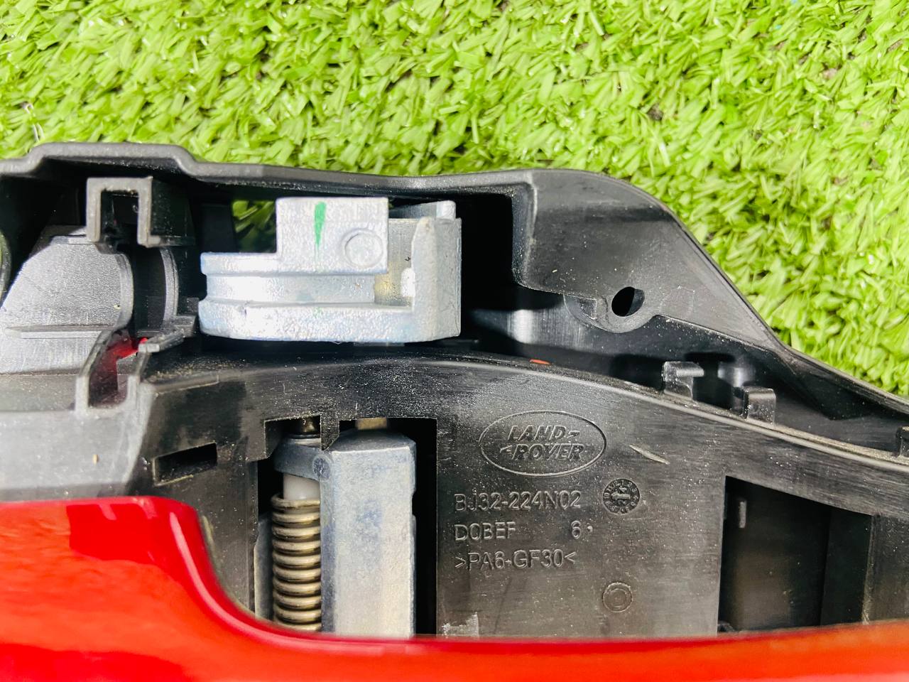 LR108185 Exterior door handle assembly for Land Rover Discovery 5 L462 (2017-) used - Image 15