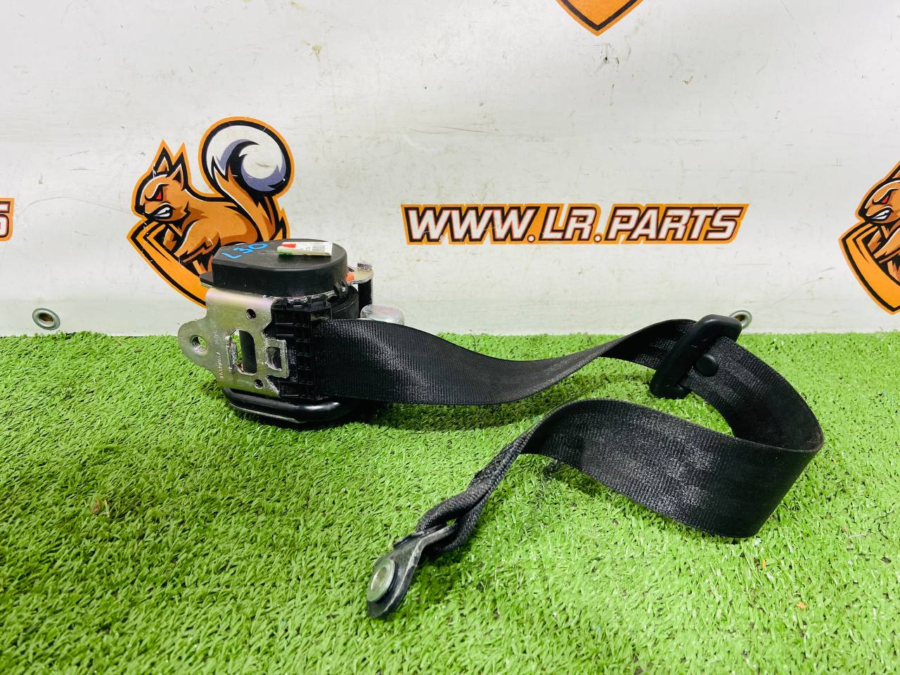 LR112810 Seatbelt rear left right Range Rover L405 (2013-2023) Used cost € in stock 1 pcs.