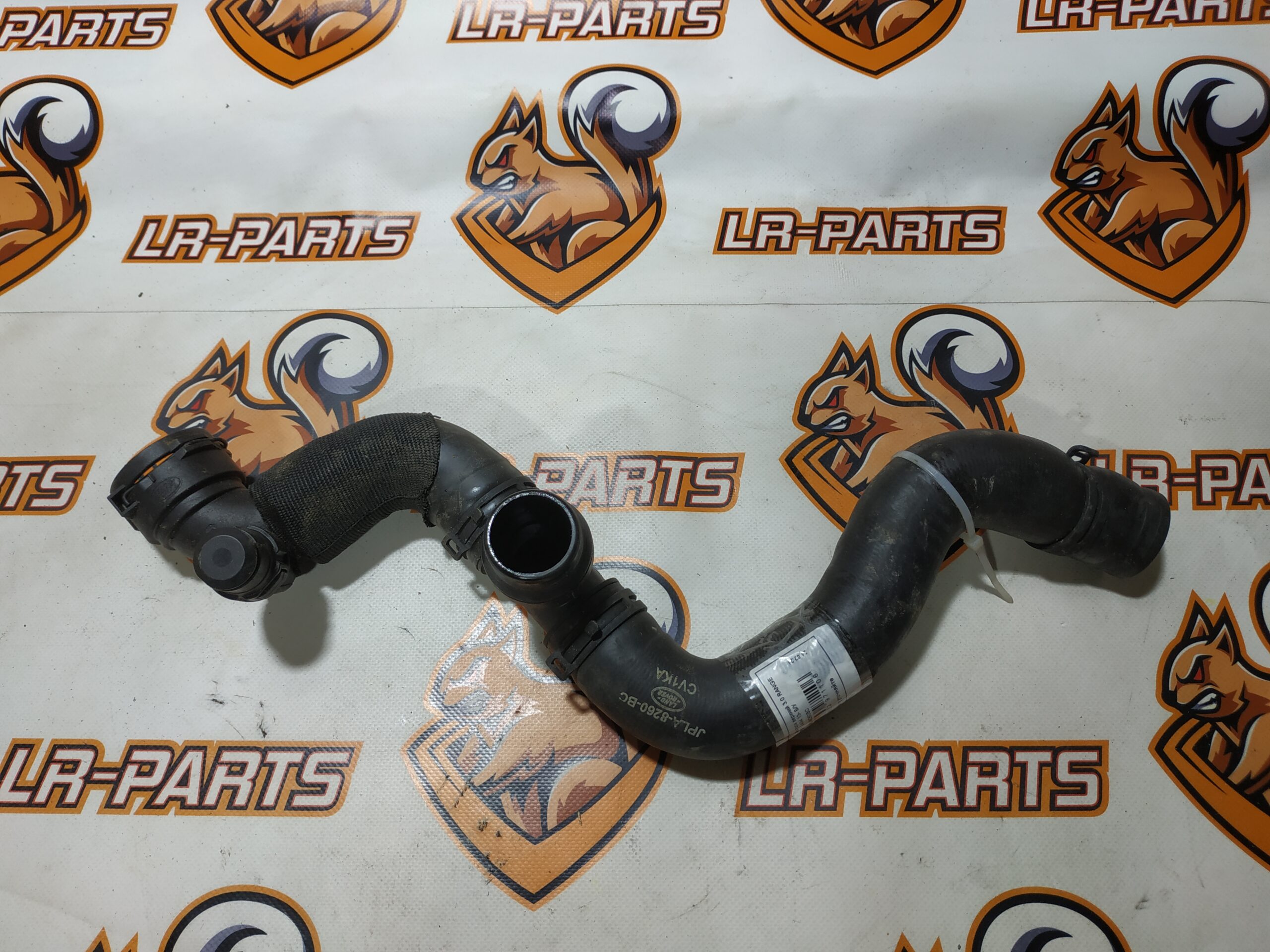 LR113130 Upper radiator hose 3.0 Range Rover Sport L494 (2014-2022) Used - Image 12