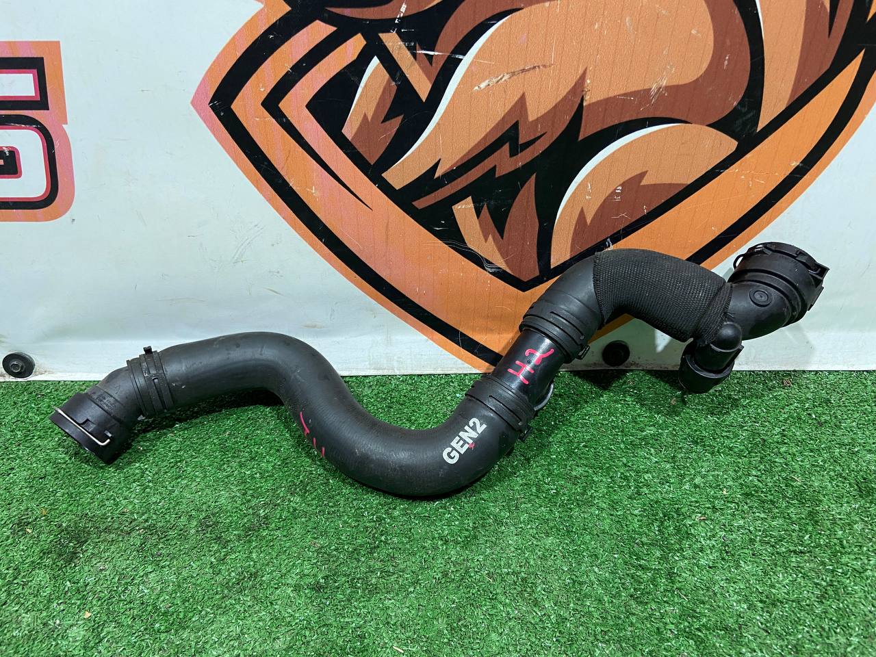 LR113130 Upper radiator hose 3.0 Range Rover Sport L494 (2014-2022) Used cost 45 € in stock 5 pcs.