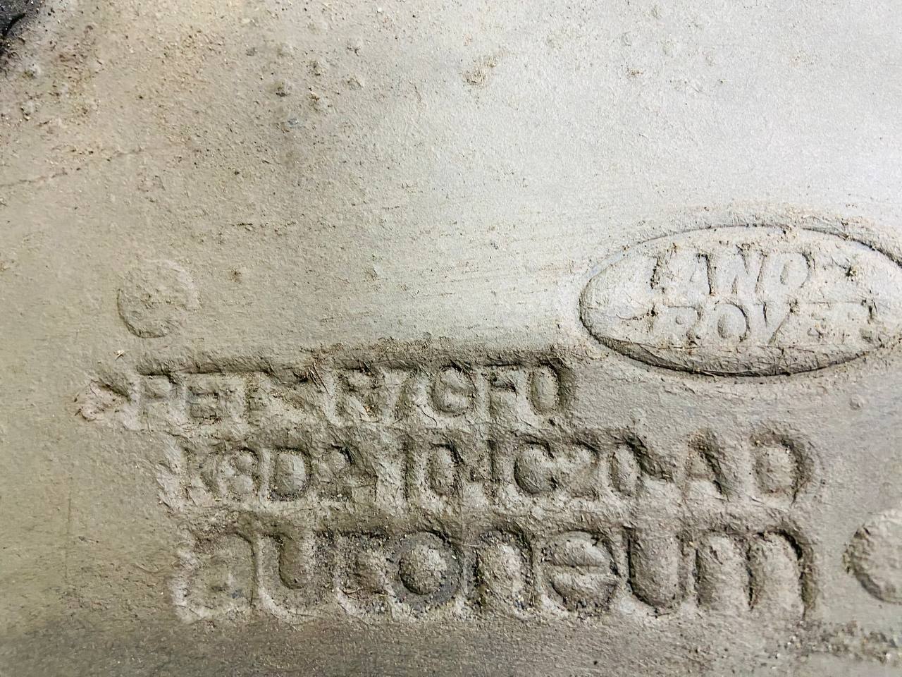 LR114170 Right underbody protection Range Rover Evoque New L551 (2019-) Used - Image 13