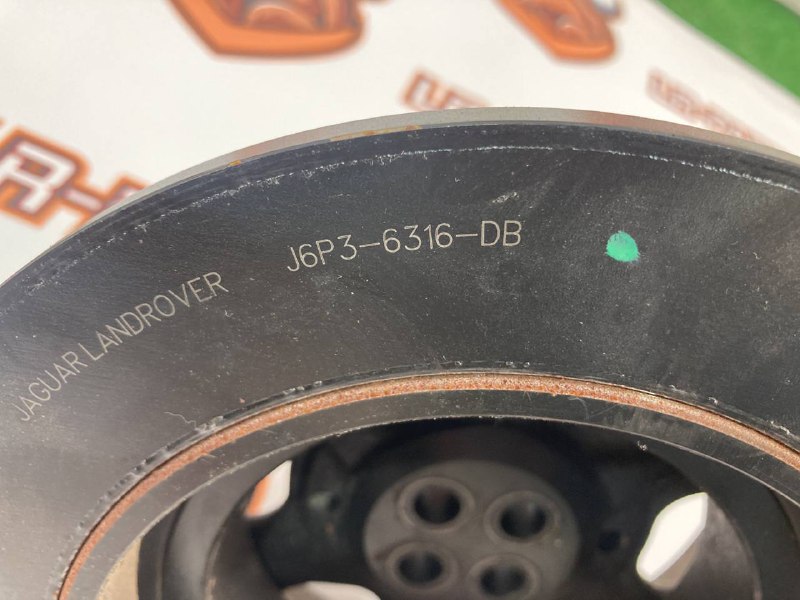 LR121747 Crankshaft pulley 3.0TD, 3.0IE ingenium Range Rover Sport L494 (2014-2022) used cost 150 € in stock 1 pcs.