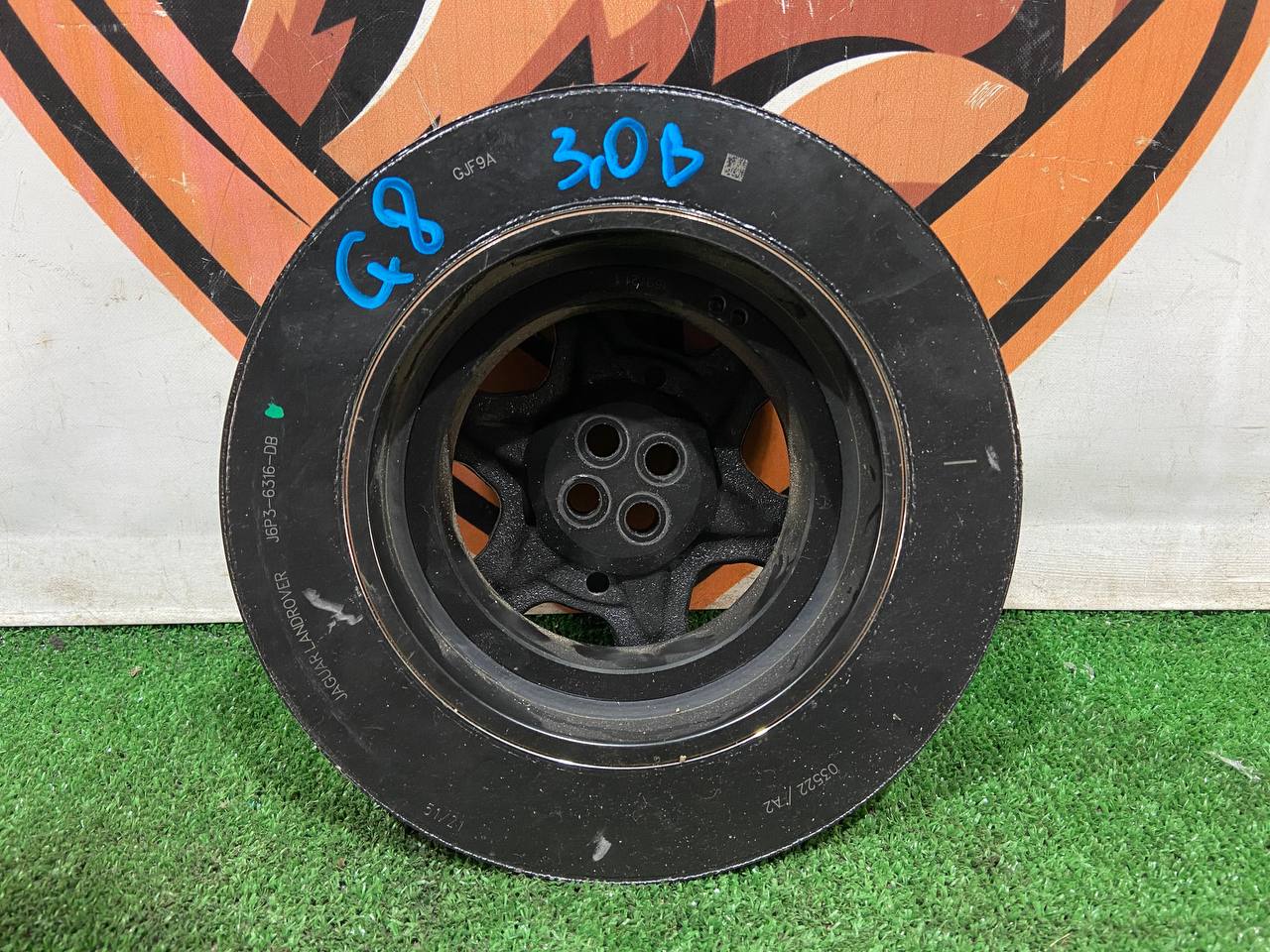LR121747 Crankshaft pulley 3.0TD, 3.0IE ingenium Range Rover Sport L494 (2014-2022) used cost 150 € in stock 1 pcs.