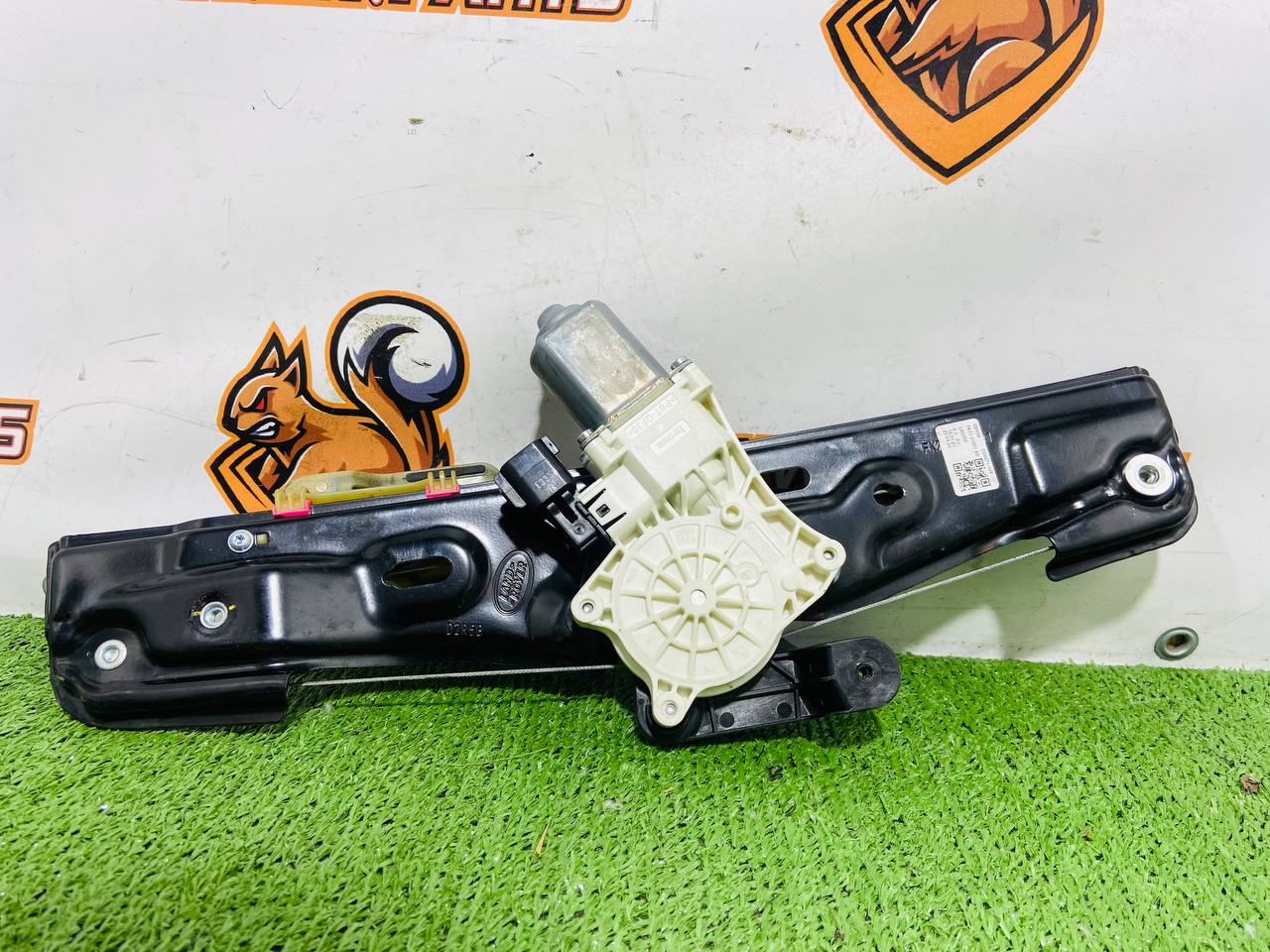 LR126075 Rear left electric window lifter Land Rover Discovery Sport L550 (2015-) Used cost 50 € in stock 6 pcs.