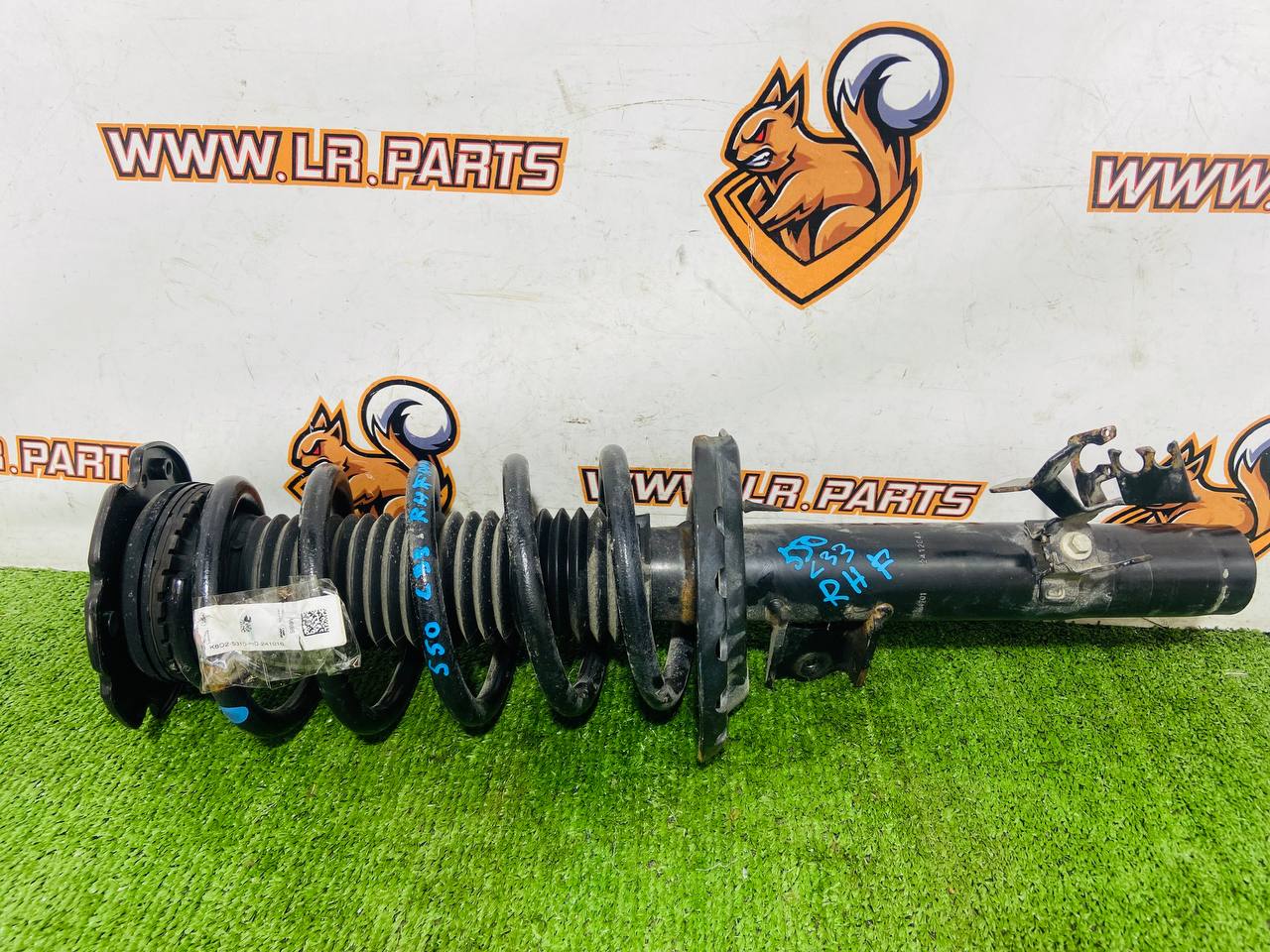 LR126237 Shock absorber front right Land Rover Discovery Sport L550 (2015-) Used cost 180 € in stock 1 pcs.