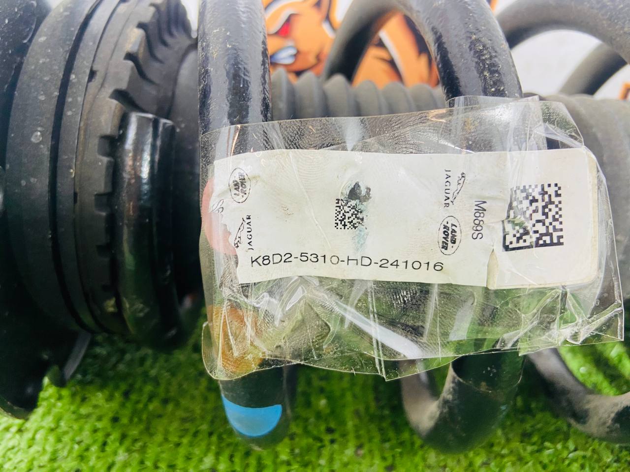 LR126237 Shock absorber front right Land Rover Discovery Sport L550 (2015-) Used cost 180 € in stock 1 pcs.