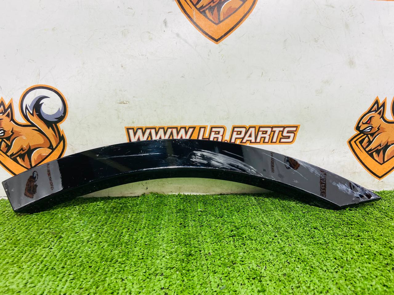 LR127216 Molding rear left door arched Land Rover Discovery Sport L550 (2015-) Used cost 60 € in stock 1 pcs.