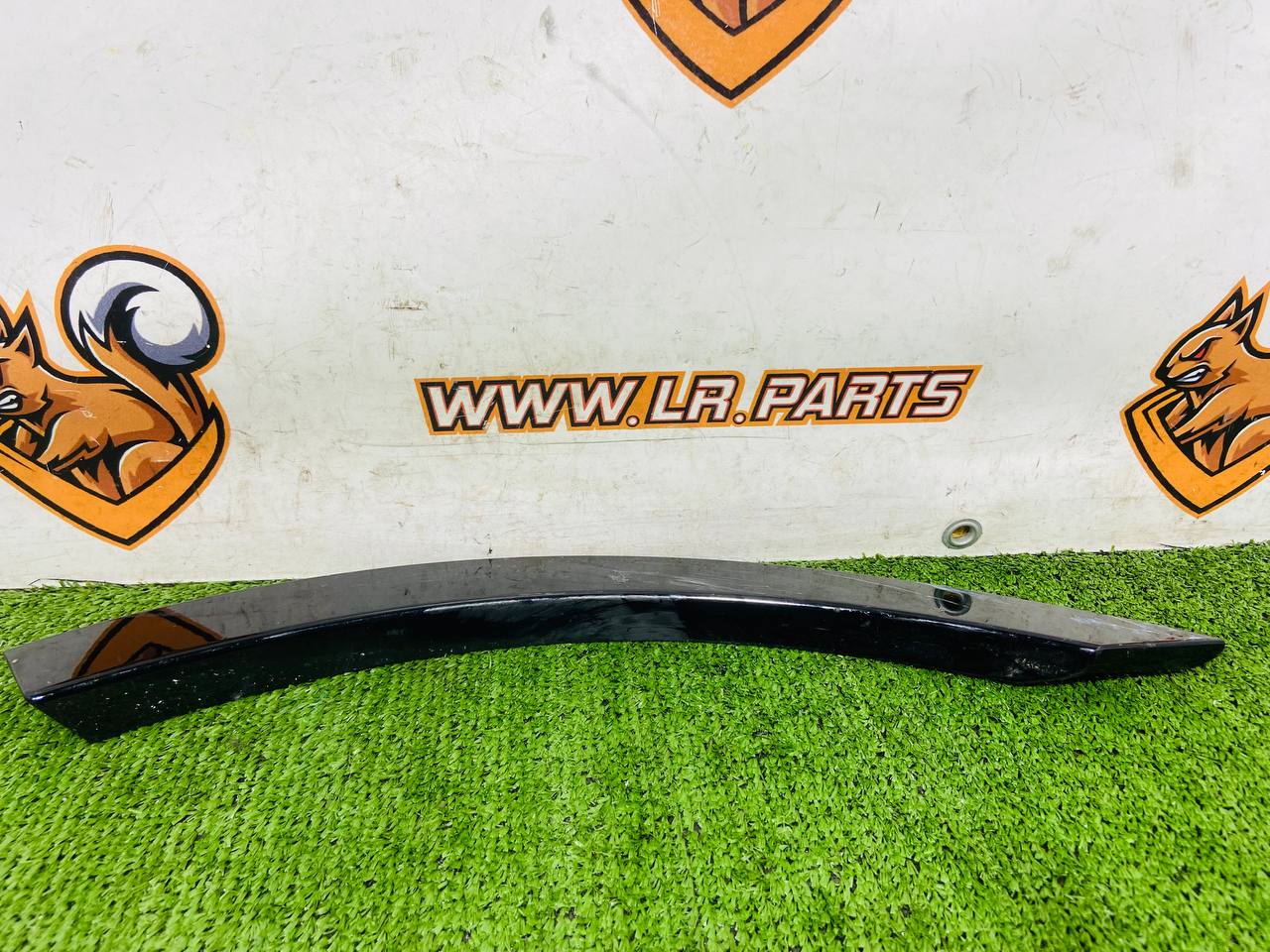 LR127216 Molding rear left door arched Land Rover Discovery Sport L550 (2015-) Used cost 60 € in stock 1 pcs.