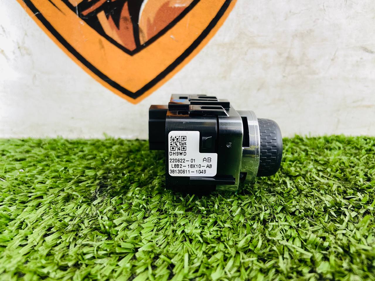 LR130641 Volume Switch for Land Rover Discovery 5 L462 (2017-) Used cost 20 € in stock 3 pcs.