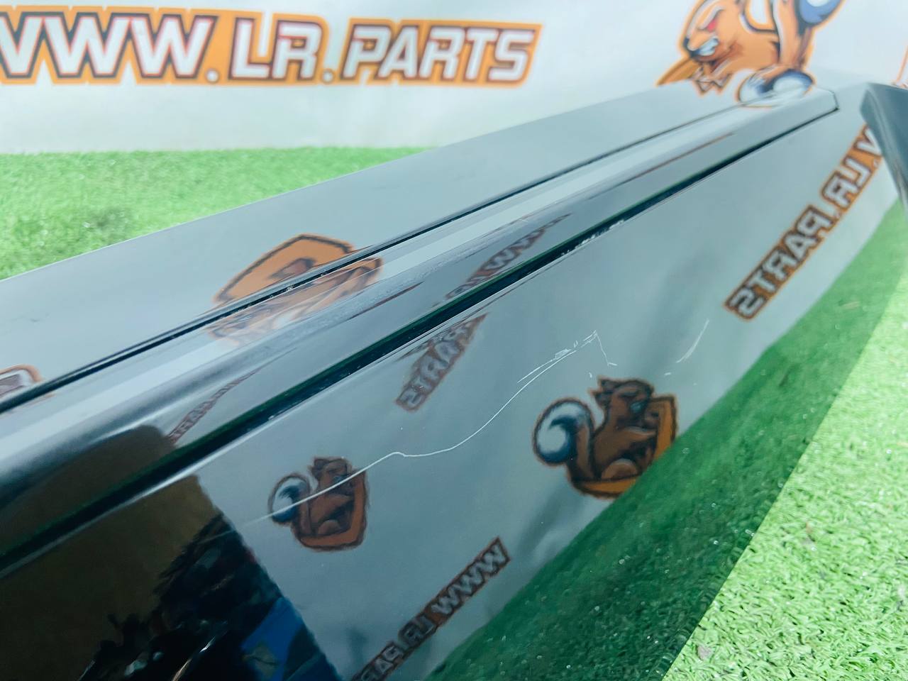 LR131685 Rear Spoiler Land Rover New Defender L663 (2020-) Used cost € in stock 1 pcs.