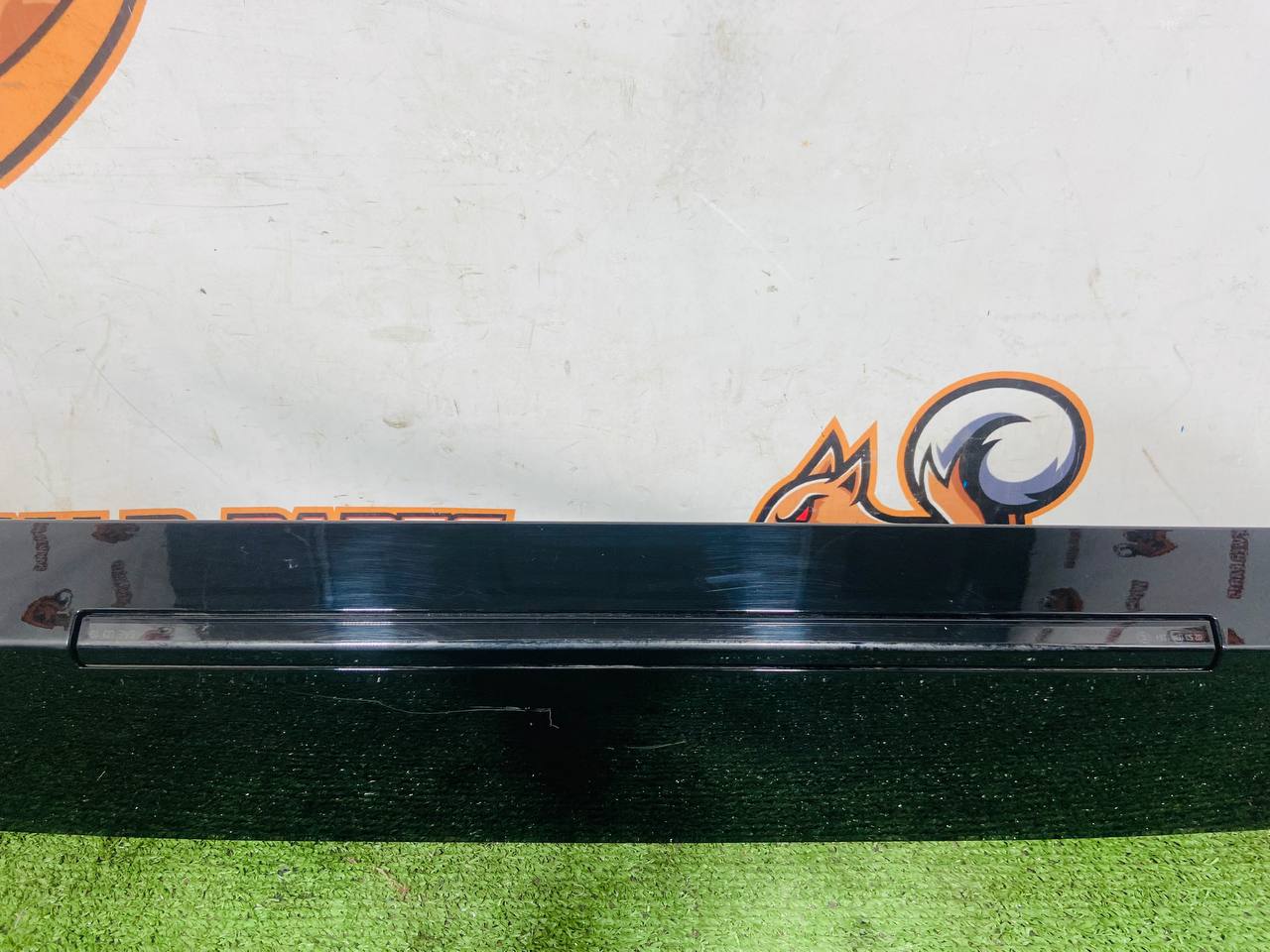 LR131685 Rear Spoiler Land Rover New Defender L663 (2020-) Used cost € in stock 1 pcs.