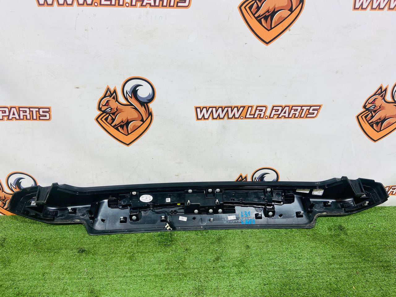 LR131685 Rear Spoiler Land Rover New Defender L663 (2020-) Used cost € in stock 1 pcs.