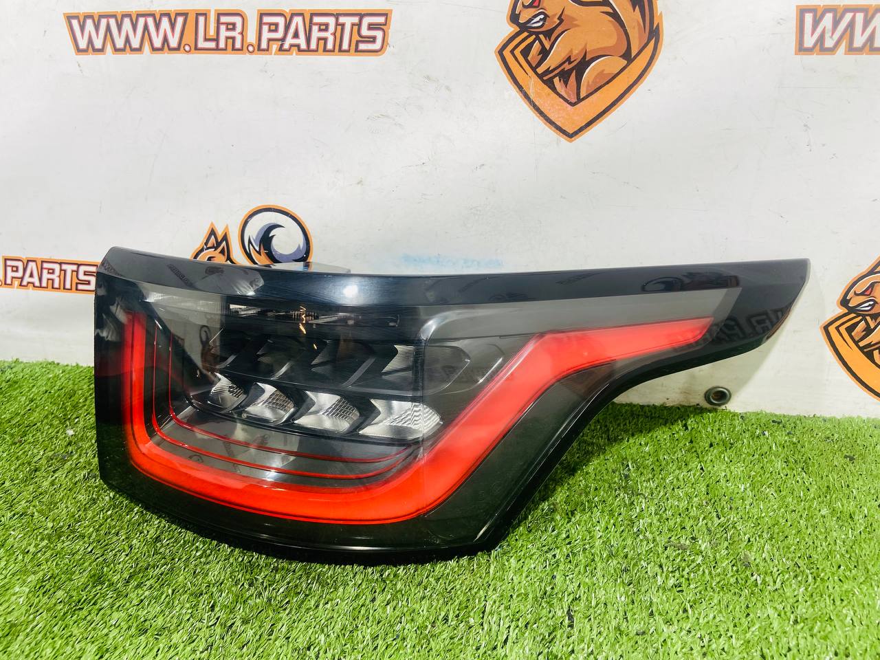 LR136853 Right rear wing light for 2018-rest Range Rover Sport L494 (2014-2022) Used - Image 14