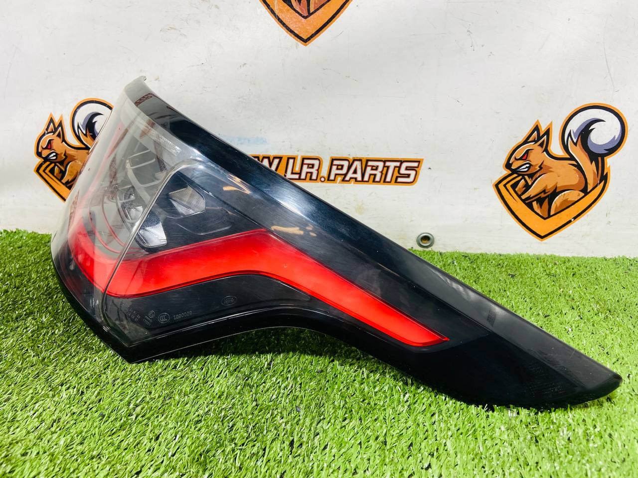 LR136853 Right rear wing light for 2018-rest Range Rover Sport L494 (2014-2022) Used - Image 16