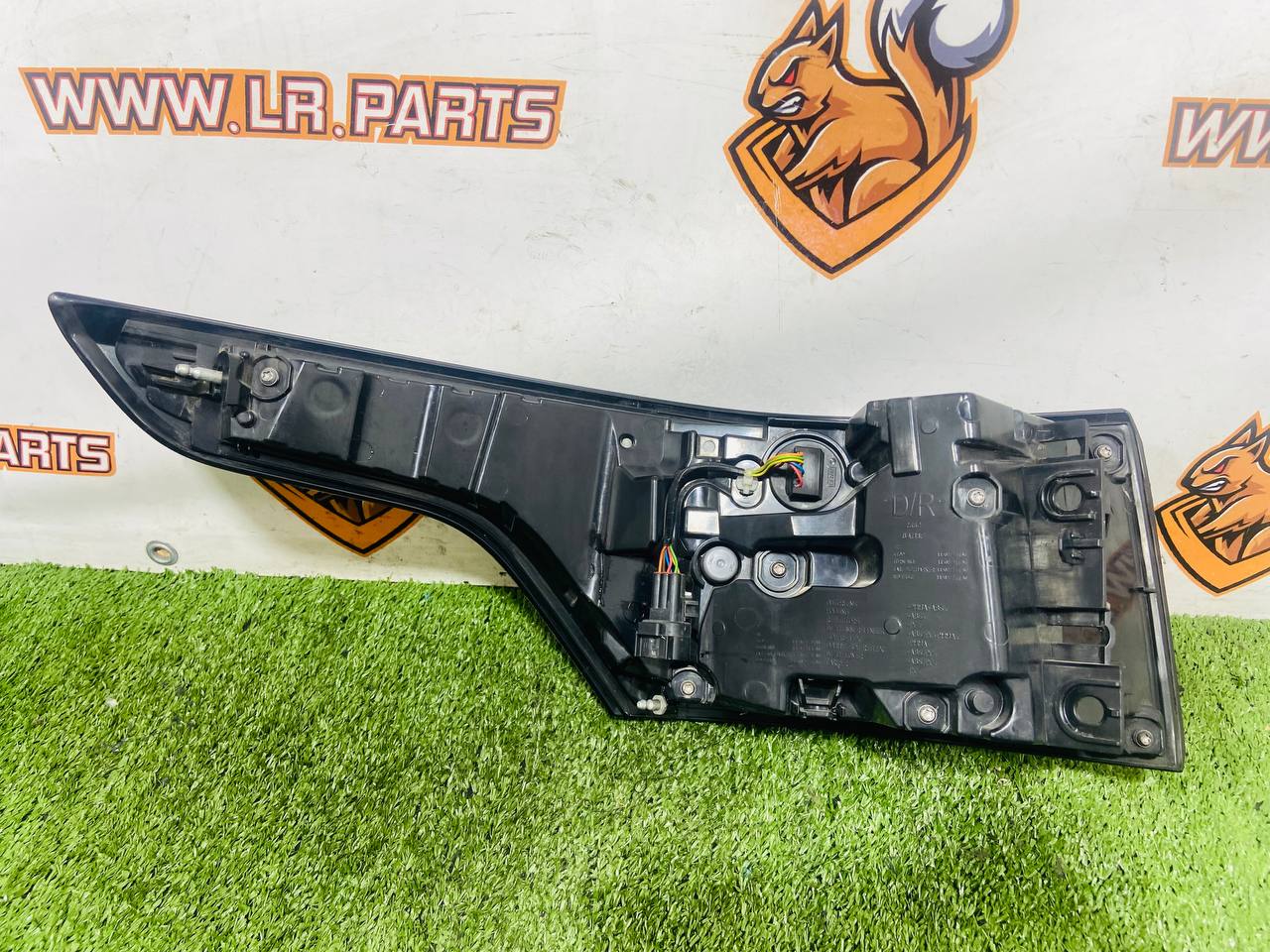 LR136853 Right rear wing light for 2018-rest Range Rover Sport L494 (2014-2022) Used - Image 18