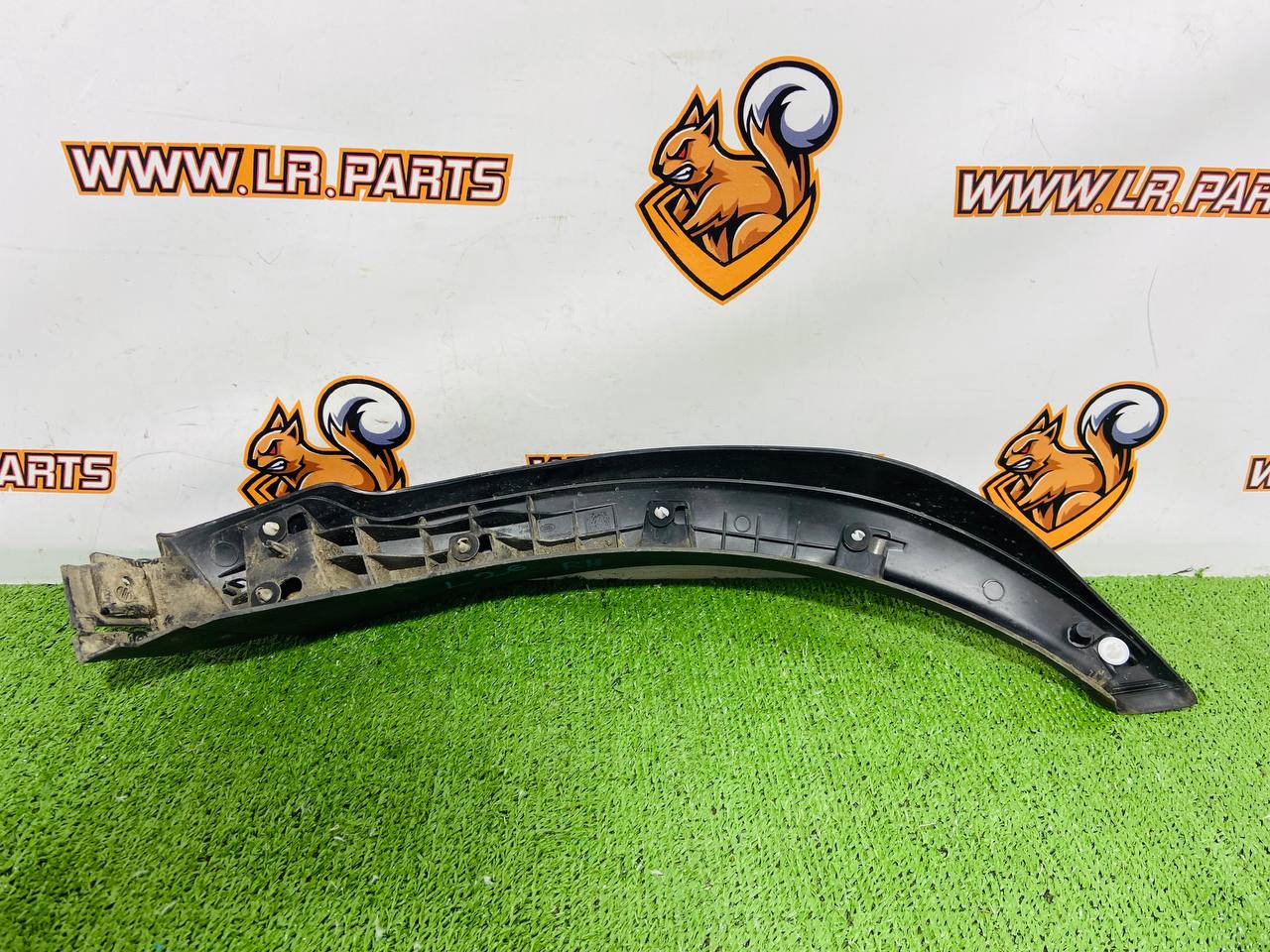 LR136888 Rear wheel arch molding right Range Rover Evoque New L551 (2019-) Used cost 50 € in stock 2 pcs.