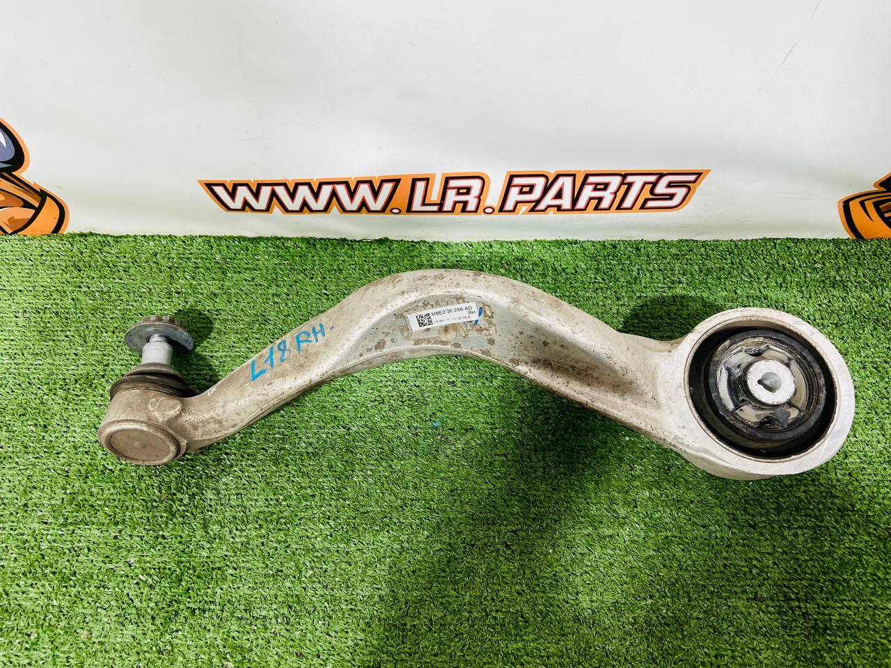 LR152744 Front lower right curved lever Range Rover Sport L461 (2023-) used cost 250 € in stock 3 pcs.