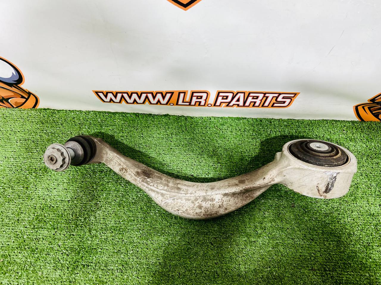 LR152744 Front lower right curved lever Range Rover Sport L461 (2023-) used - Image 12