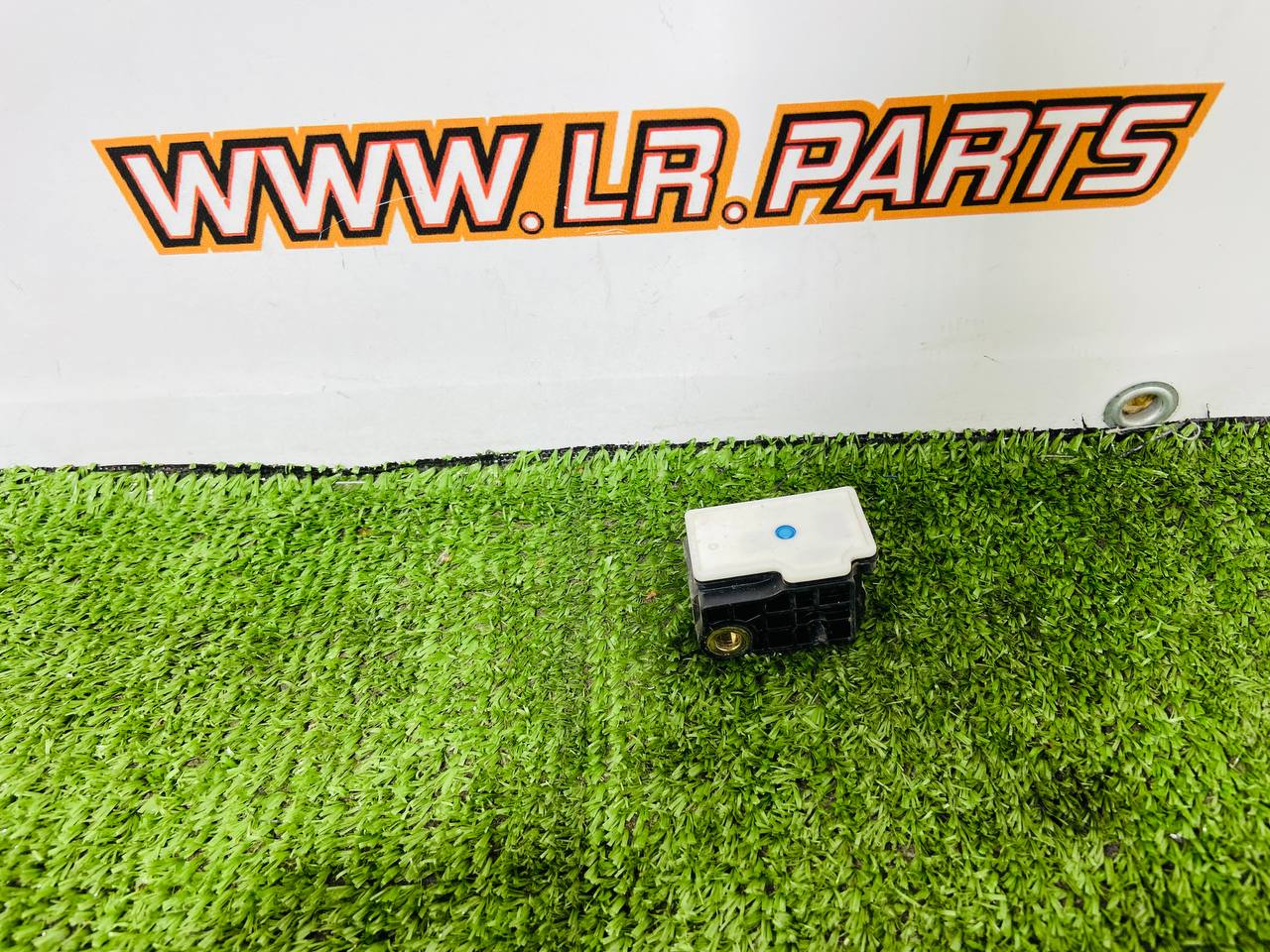 LR153336 Acceleration Sensor Range Rover Sport L461 (2023-) Used cost 200 € in stock 15 pcs.