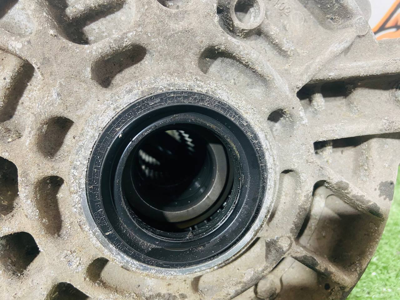 LR153470 Rear reducer Range Rover Sport L461 (2023-) Used cost € in stock 3 pcs.