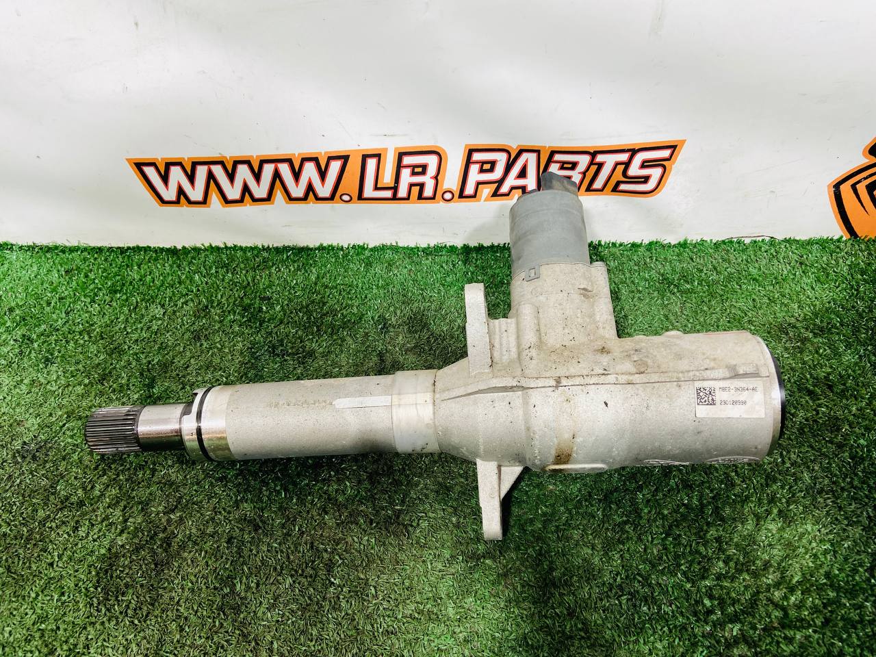 LR153492 Intermediate shaft with Range Rover Sport L461 (2023-) casing Used cost 700 € in stock 3 pcs.