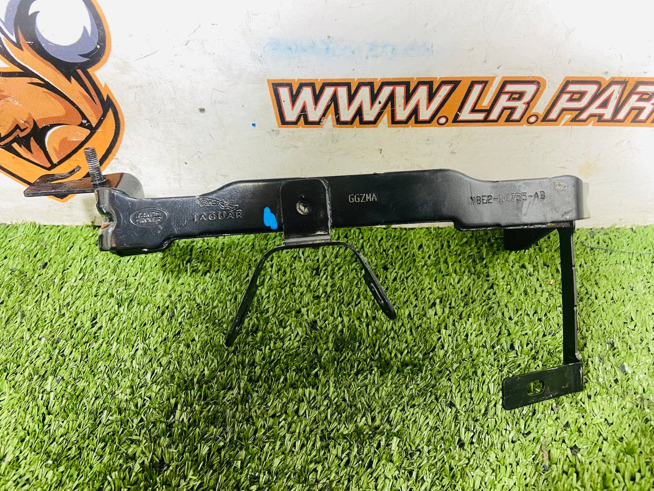 LR153850 Battery clamp bracket Range Rover Sport L461 (2023-) Used cost € in stock 1 pcs.