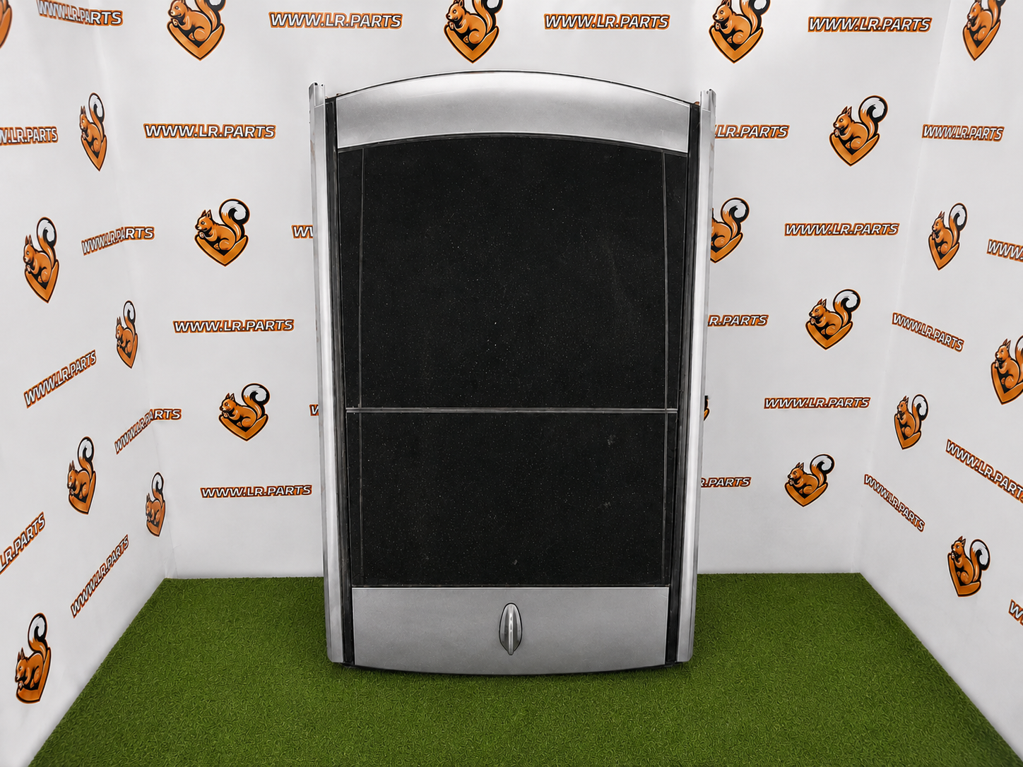 LR156858 Rear panoramic roof glass for Range Rover Velar L560 (2018-) used - Image 14