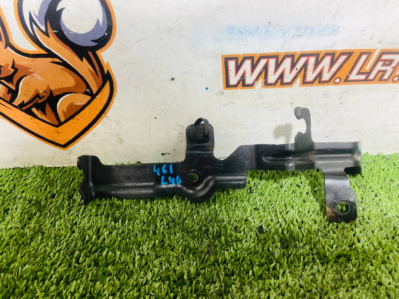 LR159845 Left upper arm bracket for Range Rover Sport L461 (2023-) Used cost € in stock 1 pcs.