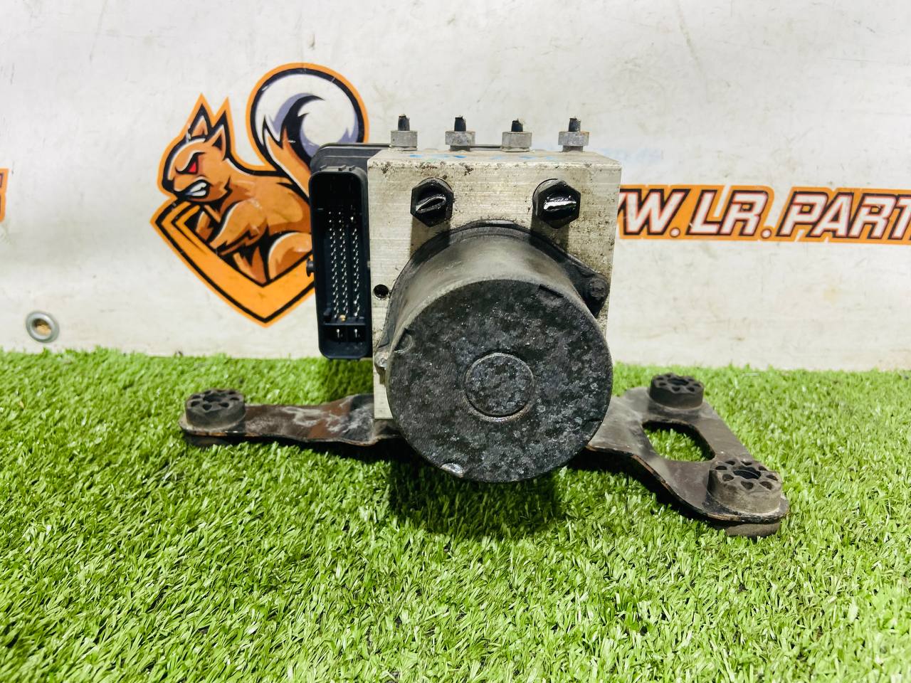 LR159944 ABS Block Range Rover Sport L494 (2014-2022) Used - Image 20
