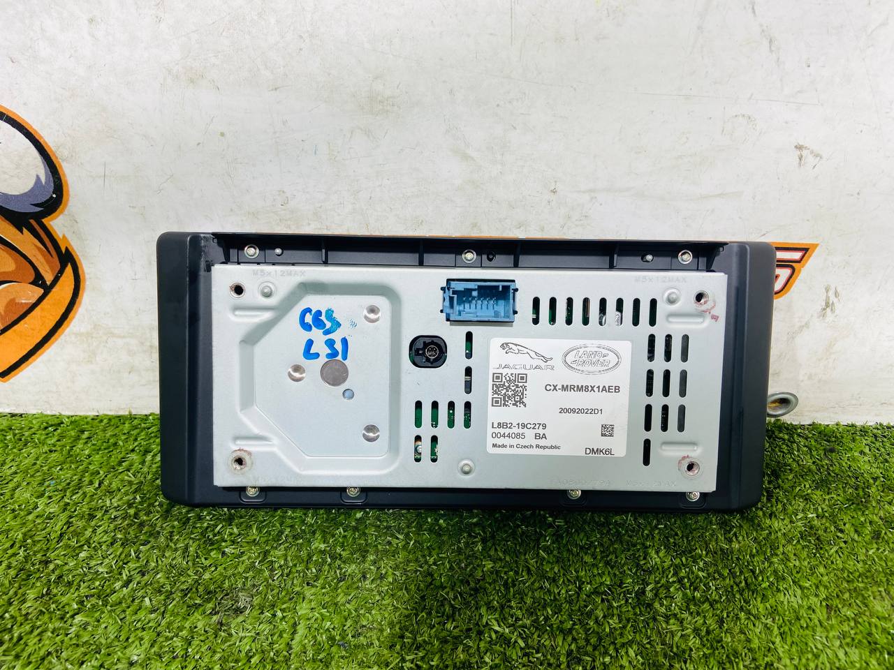 LR160029 Used multimedia screen Land Rover New Defender L663 (2020-) cost 900 € in stock 1 pcs.