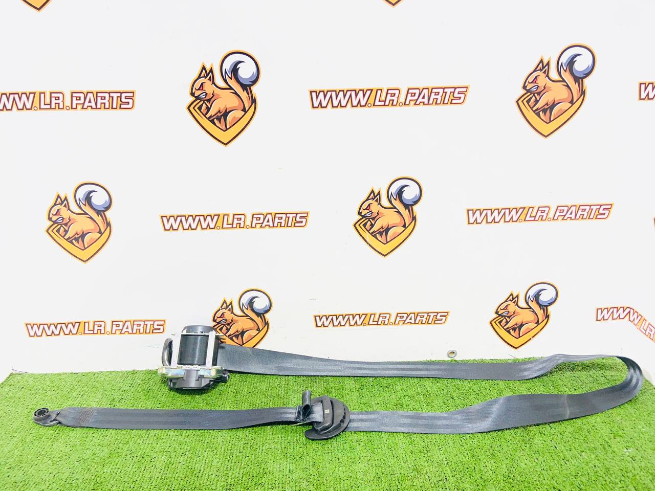 LR167954 Seat belt front left Land Rover Discovery Sport L550 (2015-) Used. cost € in stock 1 pcs.