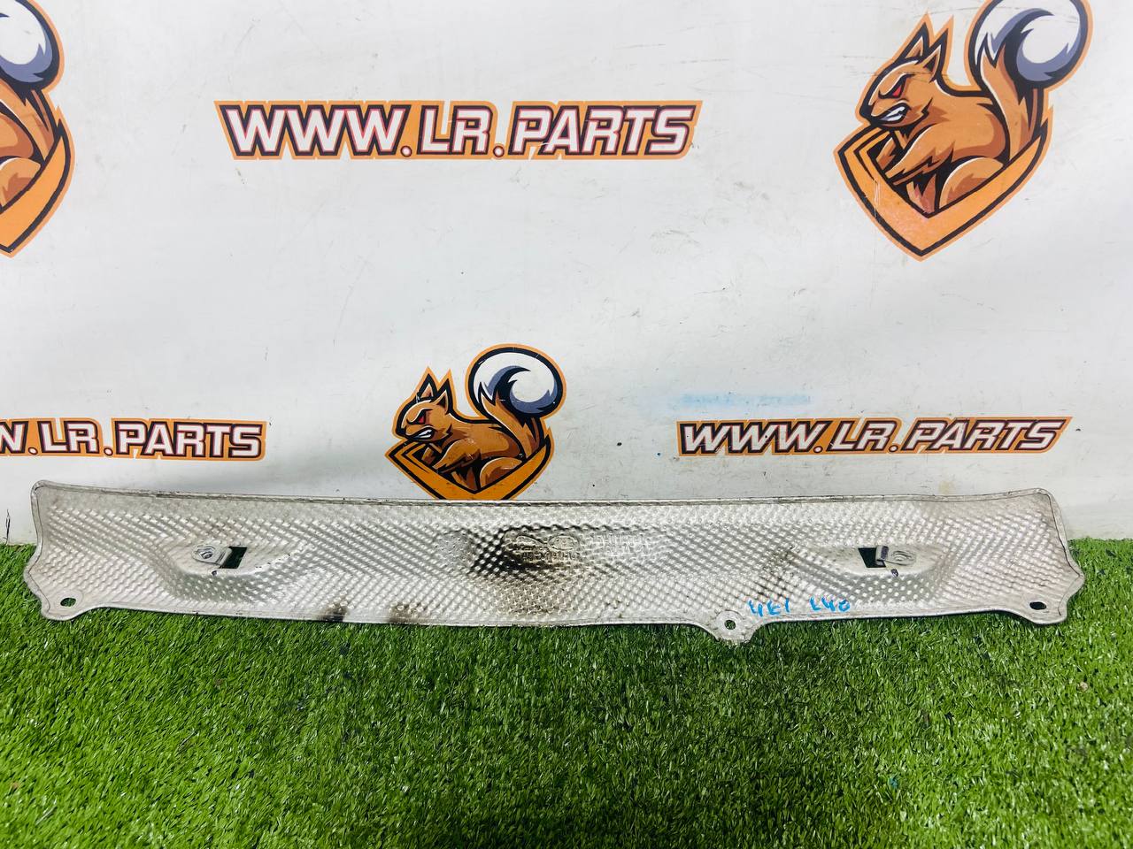 LR169133 Central rear thermal protection screen Range Rover Sport L461 (2023-) Used cost € in stock 1 pcs.
