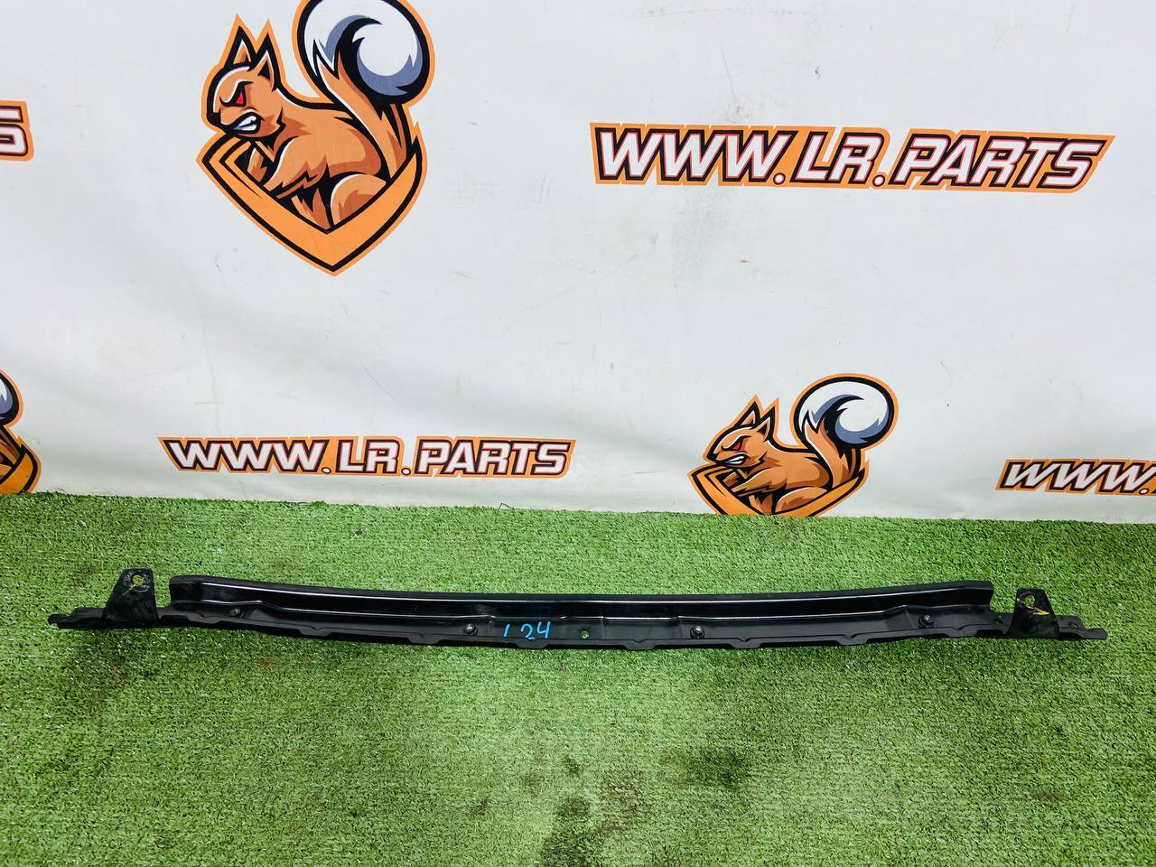 LR169808 Guide of the central bracket of the front bumper Range Rover Sport L461 (2023-) Used - Image 14