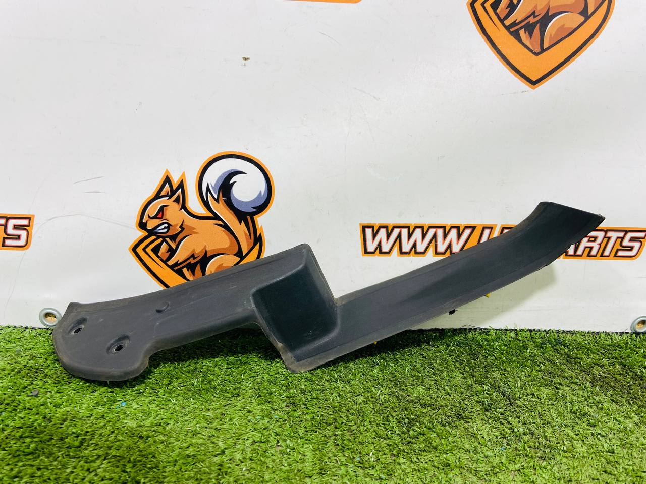 LR176377 Left trunk lid finish for Range Rover Sport L461 (2023-) Used cost 70 € in stock 4 pcs.