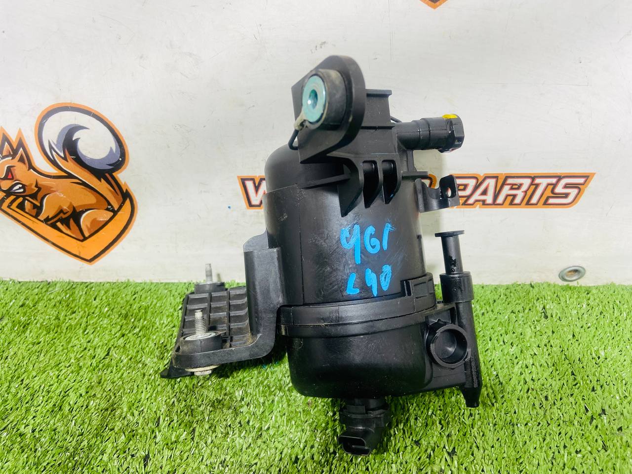 LR177757 Fuel filter + bracket 3.0D Range Rover Sport L461 (2023-) Used cost € in stock 1 pcs.