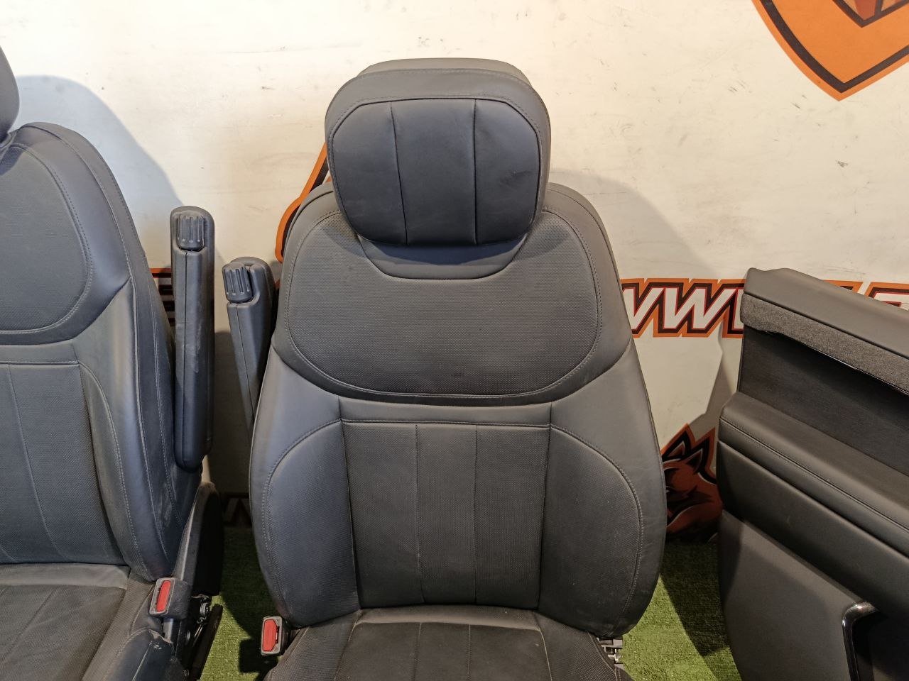 LR178385 Interior door card + seats Range Rover Sport L461 (2023-) Used - Image 14