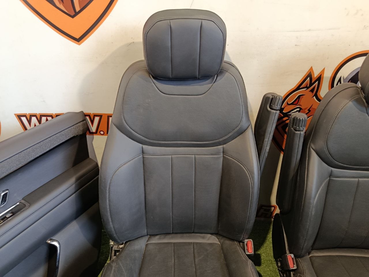 LR178385 Interior door card + seats Range Rover Sport L461 (2023-) Used cost € in stock 1 pcs.